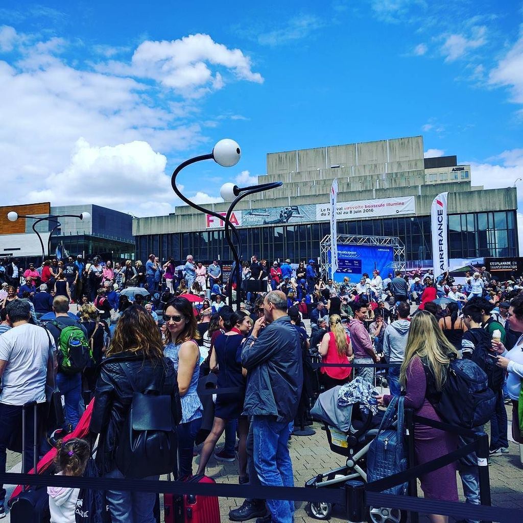 Sophie Giroux on Twitter "Y'a du monde au centreville! mtlmoments afyul airfrance 🇫🇷 