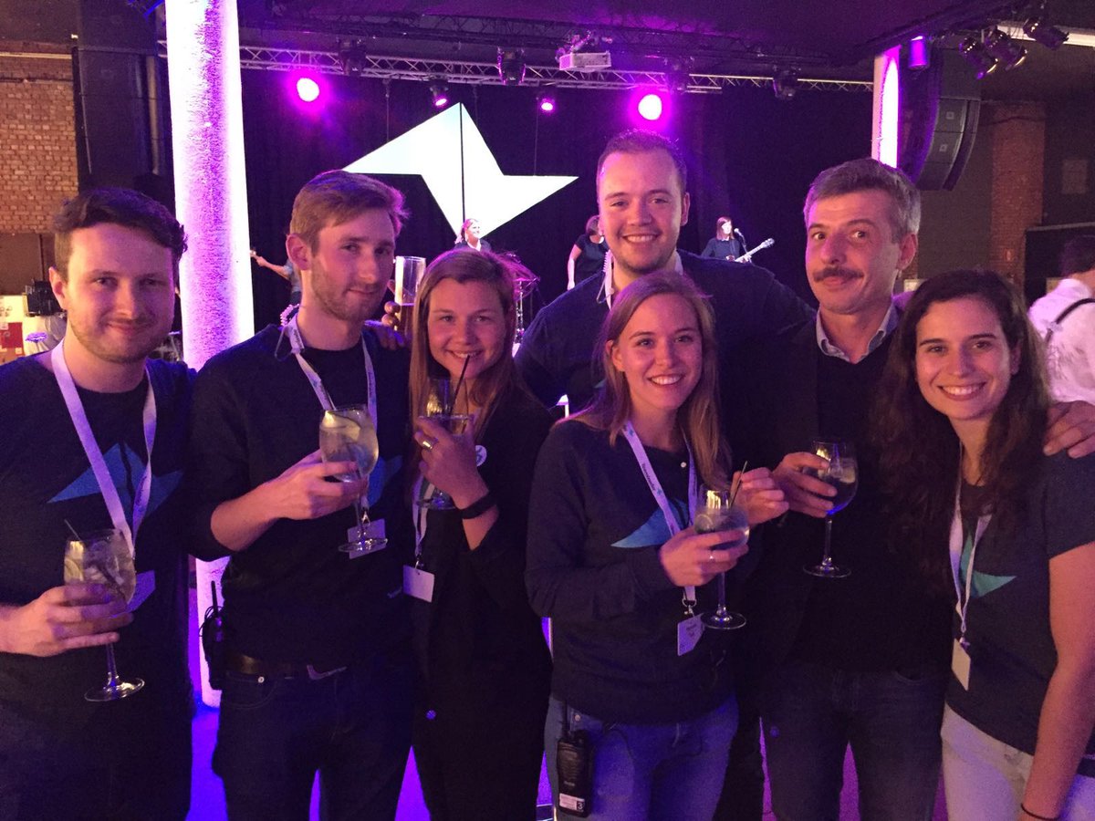 TeamleaderBE's tweet photo. Copywriter + marketeer + video editor + Customer success + designer + sales = #worksmarterTL. Topteam! #merci https://t.co/diGGMFQ13T
