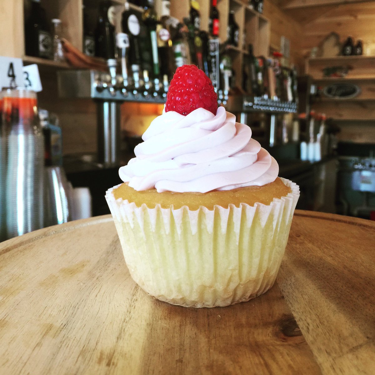 MBrewFerndale's tweet photo. Vanilla, Whipped Raspberry Cupcakes now available at M-Brew π #MBrew #Ferndale https://t.co/jb4dvqgKLW