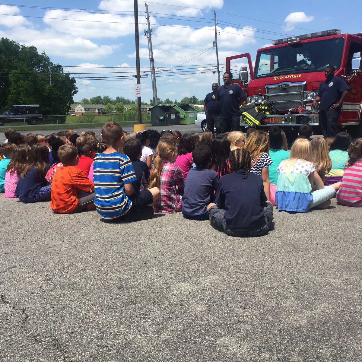 krispie3032's tweet image. Firsties and Firefighters! We love learning!@WilsonGCCS #gccspride @JFDpio @CityofJeff
