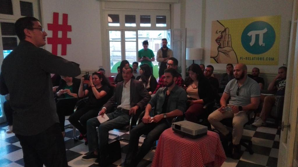 At #atelierpi les réseaux sociaux pour les nuls #rs #pirelations #socialmedia