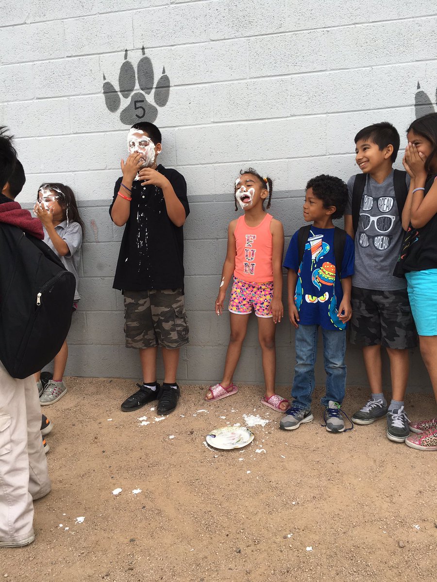 CoachHeatherAZ's tweet photo. Sharing is caring @childrenfirst @edkeyinc #EnergizeAZ @PlayworksAZ https://t.co/FS9x0lokmF