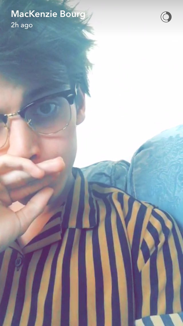 lilmoonmack's tweet photo. Smol bean why u do this to us @mackenziebourg this song sounds like my new addition https://t.co/SC4Gq5Z8zs