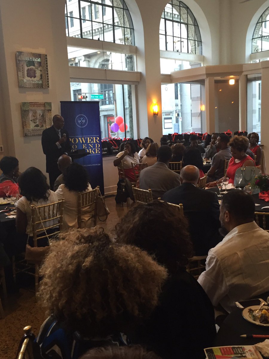 HeartAlabama's tweet photo. @cityofbhamal's James Gibbs presents #strokeambassador award for community partners on behalf @WilliamBellSr #P2ESAL https://t.co/M7y8NCjQwM