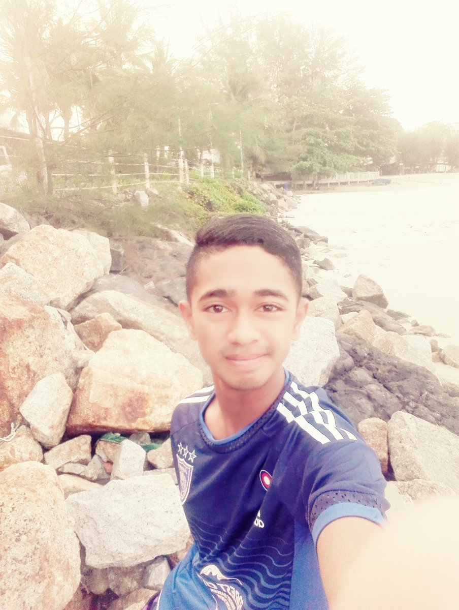 saad1999_aiman's tweet photo. Dunia ini hanya sementara
#hiduplah didunia sebagai seorang perantau untok mencari bekalan diakhirat kelak https://t.co/fSVIJPqA1K