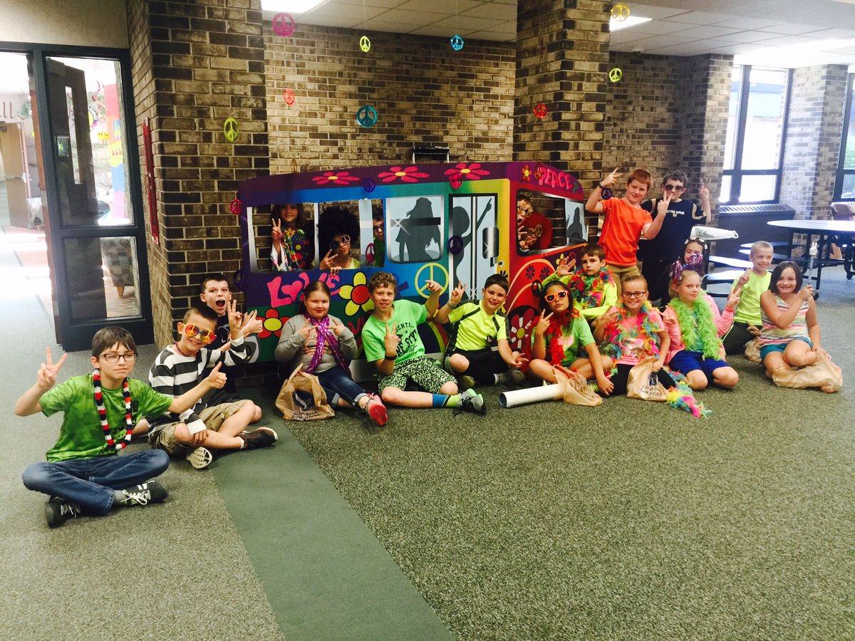 HESMediaCtr's tweet photo. Our Spring Book Fair total was $5831. That's A LOT of summer reading! And new books for the HES Library. #winwin 😎 https://t.co/mfOjmZ79Ac