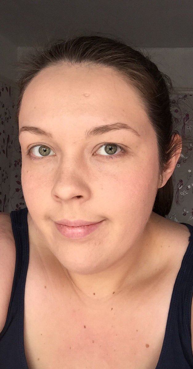 Youniqe_CNR's tweet photo. Keeping it simple with #bbflawless and #touchconcealer ✨💕 #makeup #beauty #naturalmakeup #cosmetics https://t.co/cP8z4J0Yvr