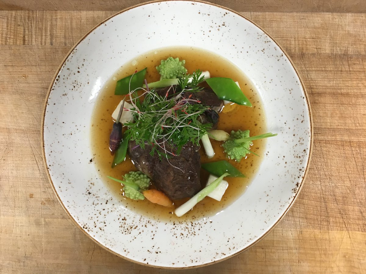 676Restaurant's tweet photo. Beef short rib in consommé, #spring #vegetables https://t.co/apmS9W3z2o