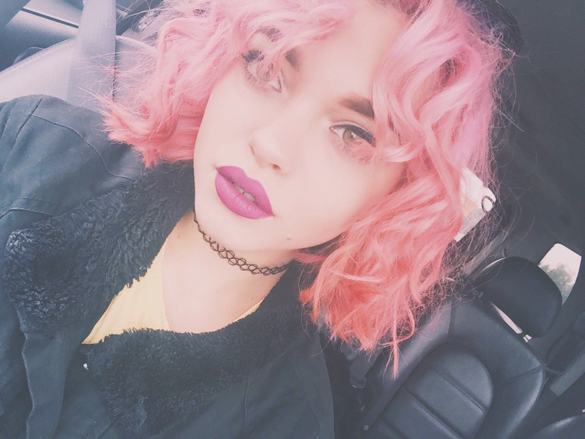 renalovelis's tweet photo. there's a chance we could make it now,
we'll be rocking 'til the sun goes down, (lol this song is stuck in my head) https://t.co/aFbJNiphzY