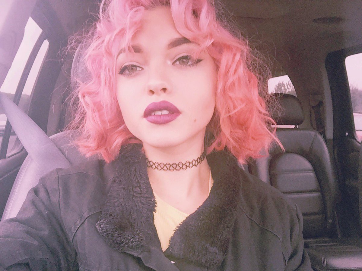renalovelis's tweet photo. there's a chance we could make it now,
we'll be rocking 'til the sun goes down, (lol this song is stuck in my head) https://t.co/aFbJNiphzY