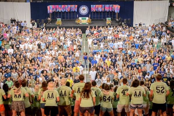 NovaOrientation's tweet image. Getting excited to welcome the class of 2020!! But, first we have a #tbt for the Class of 2019!