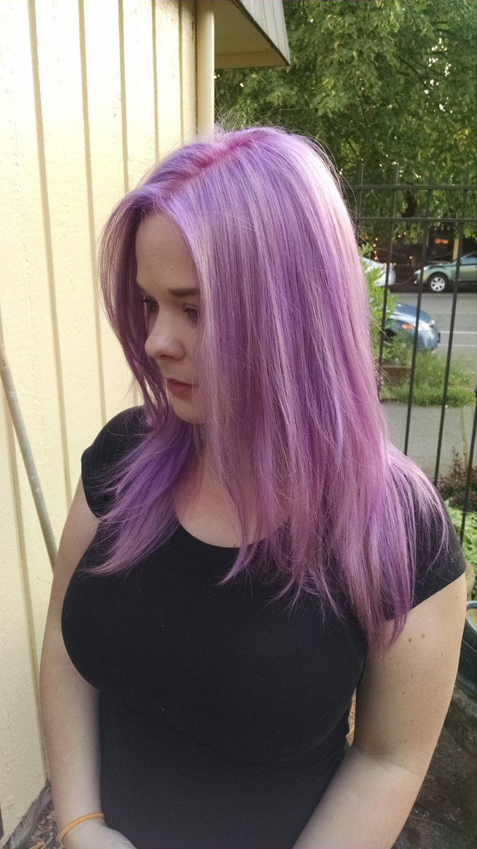 Taraseattlehair's tweet photo. This icy purple was fun to create. #pastelhair #customcoloring #Seattle https://t.co/fXGWNqY8NJ