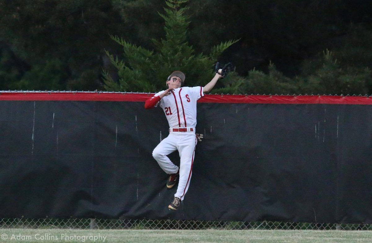 WBIRSports's tweet photo. WOW! Check out the catch Sequoyah's Dylan Russell made last night to secure a region championship! @wbir @prepxtra https://t.co/2d4EMh9hsf