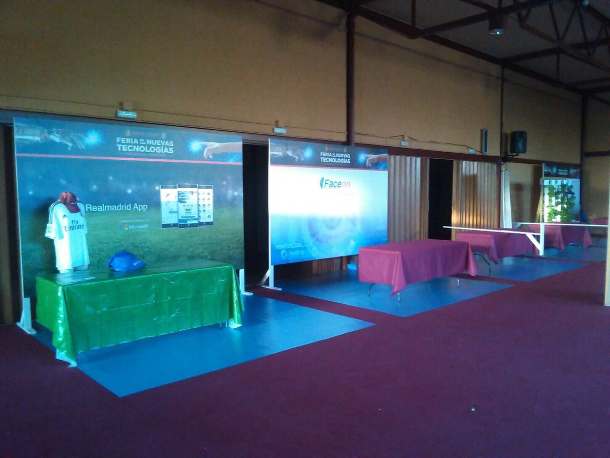 TrinityCollege1's tweet photo. Todo preparado para la I Feria de las Nuevas Tecnologías #TechTrinityCollege. Os esperamos mañana desde las 1530h. https://t.co/SvpRXSxZNZ