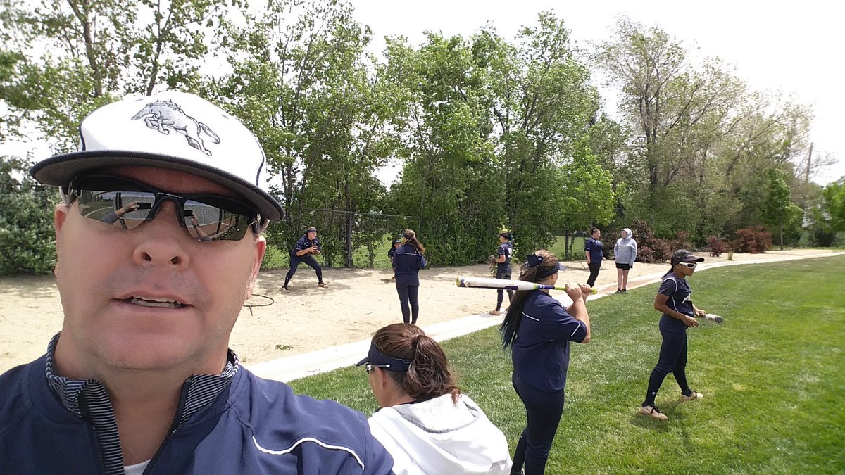 Travis Warnick tweet media