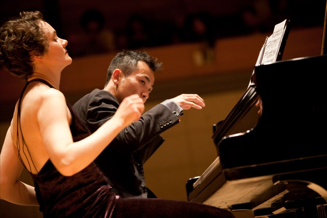 "A Space Odyssey" pièces pour corps célestes par le duo pianistique <a href="/zofoduet/">ZOFO</a>   #minimalist 
rts.ch/play/radio/mag…