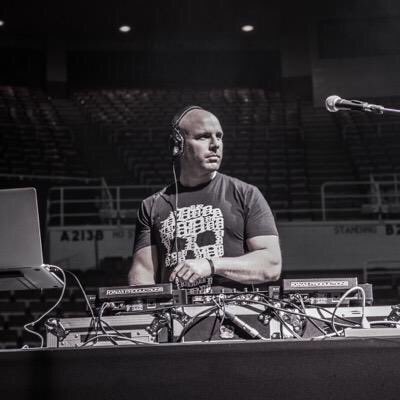 Sabrage Royal Oak tweet media