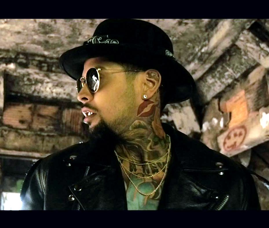 DC_GERMANY's tweet photo. WATCH NOW: #DearIndustry music video https://t.co/VPuM6pFYZi https://t.co/RfvdSHZsVc