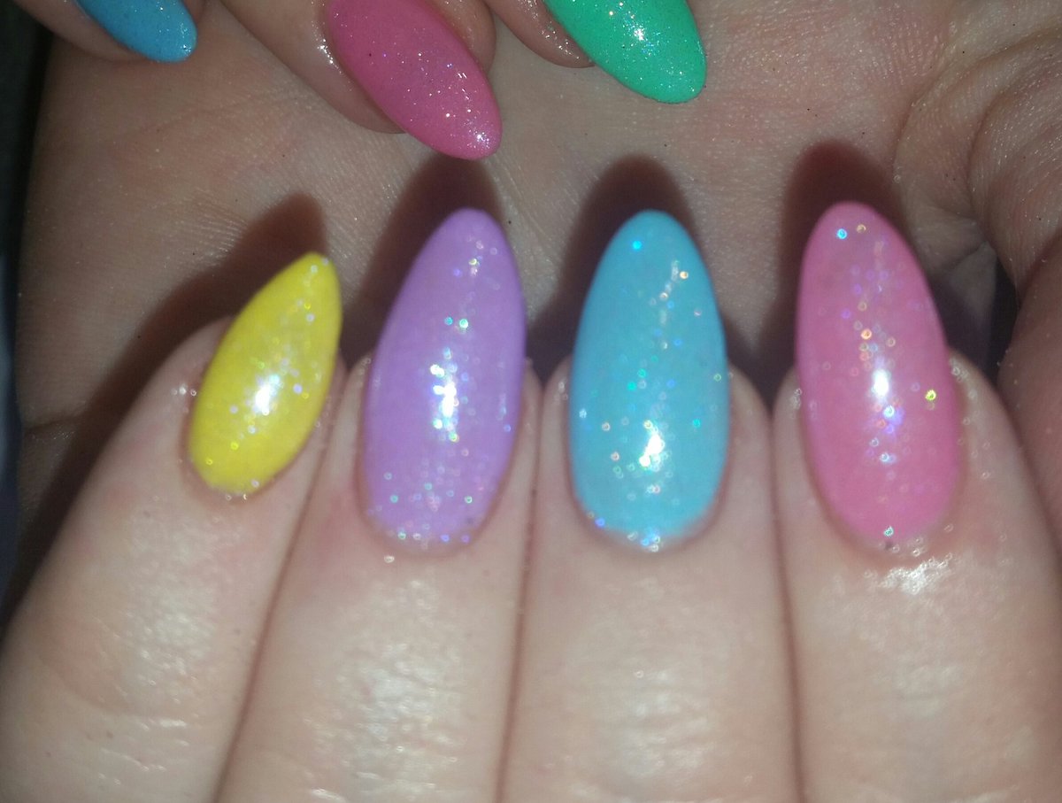 AmyMorphey's tweet photo. #amystips&toes #nails #nailart #nailswag #cndretention #showscratch @SweetSquared @ScratchMagazine https://t.co/YUlSzQhcdt