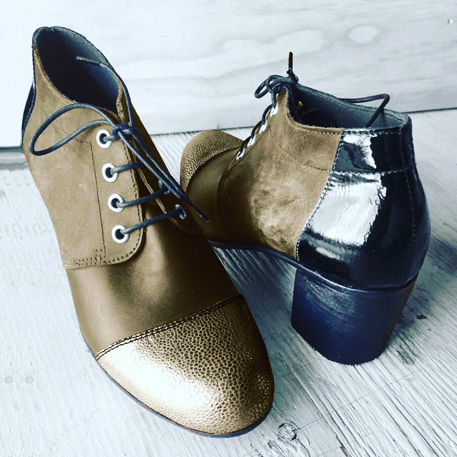 Ropantic's tweet photo. Diseña tus zapatos y se única!
Pide catalogo a ropantic@gmail.com #ropantic #consumointeligente https://t.co/wIm2BF6i1X
