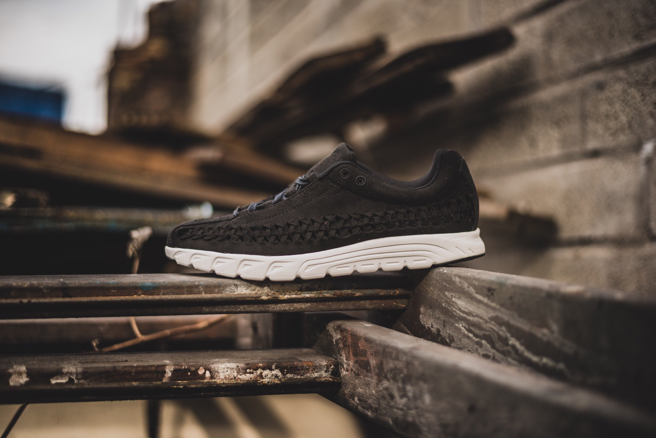 Nike mayfly hotsell mens black
