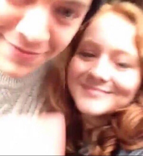 HarryUpdatesGER's tweet image. Harry heute mit Fans außerhalb seines Hotels! (19.05.16) #9-12