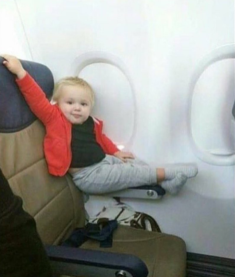 Otobüste ayakta yakışıklı çocuk görünce ben