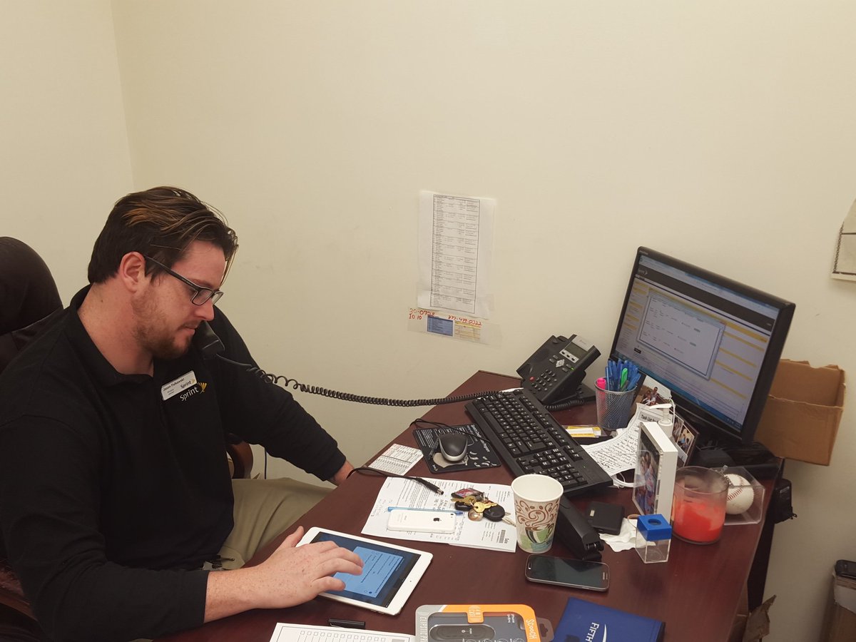 SprintMuskegon's tweet photo. Sales force calls? Don't mind if I do, good job @jasonfalkon @basicpcs #upshow #basicpcs https://t.co/8Pqr6GYWvi