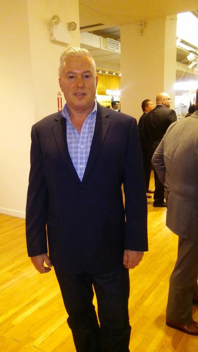 LevelGroup's tweet photo. #LevelGroup COO at #TheRealDeal Expo https://t.co/fhFKXX7cHF