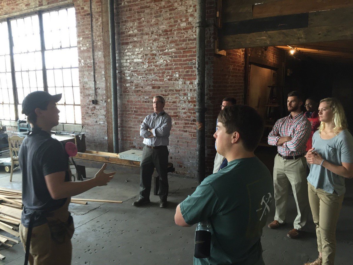 Golden Construction tweet media