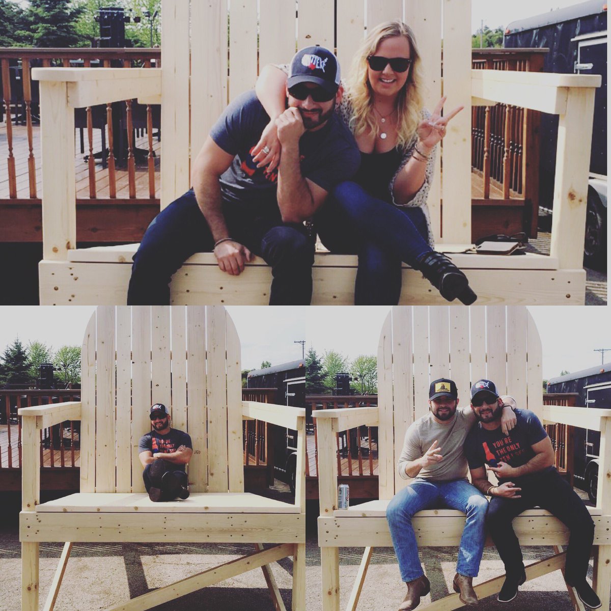 CarrieLelwica's tweet image. Being tourists up in good ole' Wisconsin 🇺🇸🤘🏼 #EdgeODells