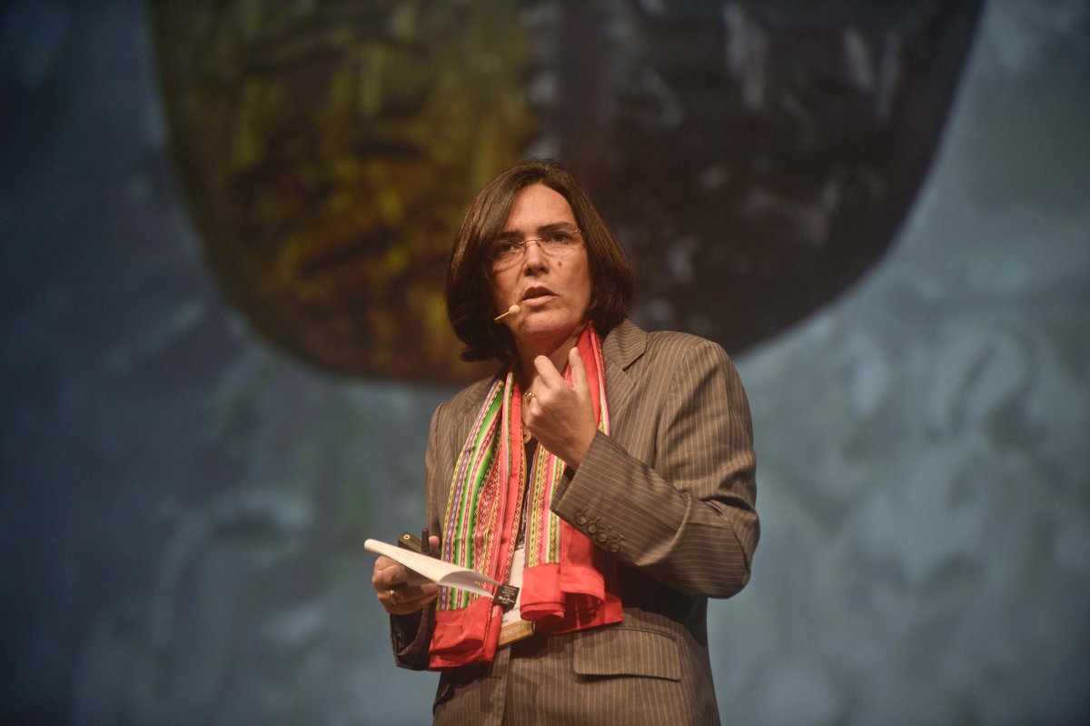 Verónica Zavala y Jorge Medina coinciden acerca de la recuperación de valores #12Simposium ►goo.gl/gLDakF