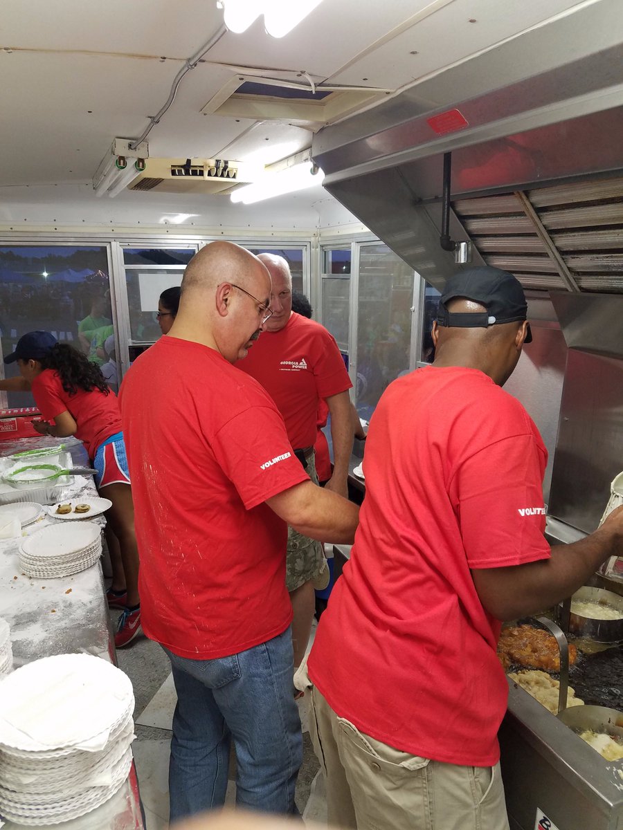 GeorgiaPower's tweet image. Gwinnett holds largest #RelayForLife event in nation &amp;amp; raises over $1M w/ the #GaPowerfulService of our employees!