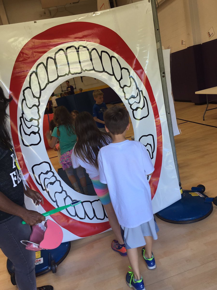 Emily_PLTW's tweet photo. Open wide!! Learning about dental health at the #BodyWalk https://t.co/xDRRwO354U