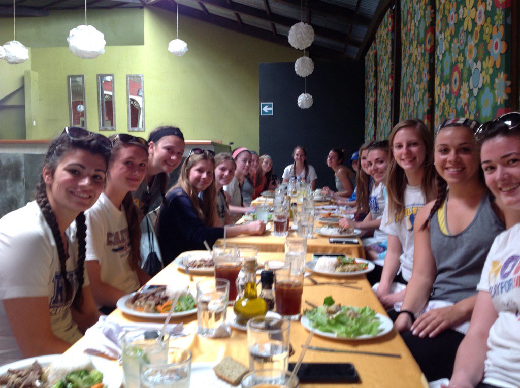 FCIslandSoccer's tweet photo. Delicious Lunch! #SanJose2016
#CafeMundo
#DayThree https://t.co/EkznSAbmjq