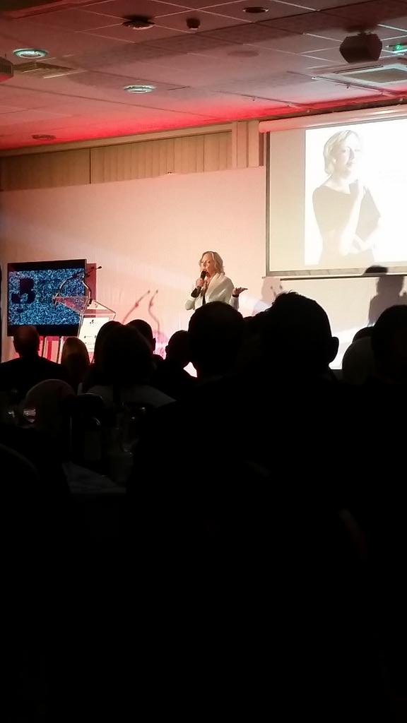Amanda_Plymouth's tweet photo. Wonderful evening @SandyParkExeter with @DeborahMeaden for #DevonABD this evening. Well done @Suzi_Chamber X https://t.co/Y3xE2NGjls