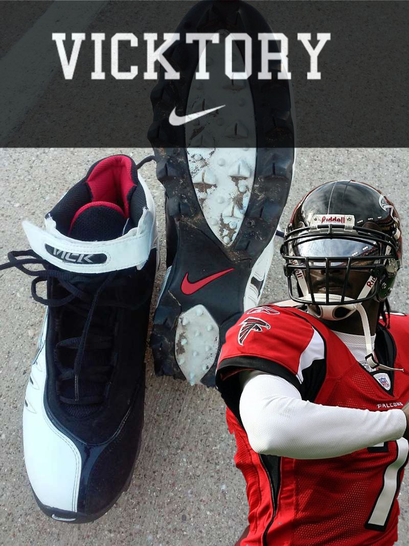 MichaelVick's tweet photo. RT if you could use a new pair..  @Nike https://t.co/4uWZyo08Kt