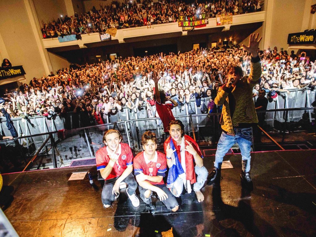 swintergrier's tweet photo. i am so proud of nash! 🇦🇷🇧🇷🇨🇱 https://t.co/mM1gA5wo5J