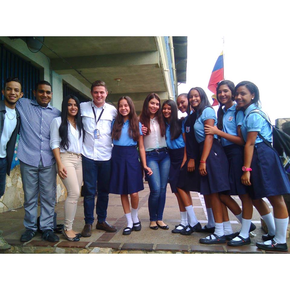 karlafabi20095's tweet photo. @Hbritt @GaboDuarte @orleansmusic1 @adladg_  @Unidos_Vida El Mejor Día de todos😘👍🎉✯#MejorDía  #CulturaDePaz #Valores https://t.co/NAp9nc9NLM