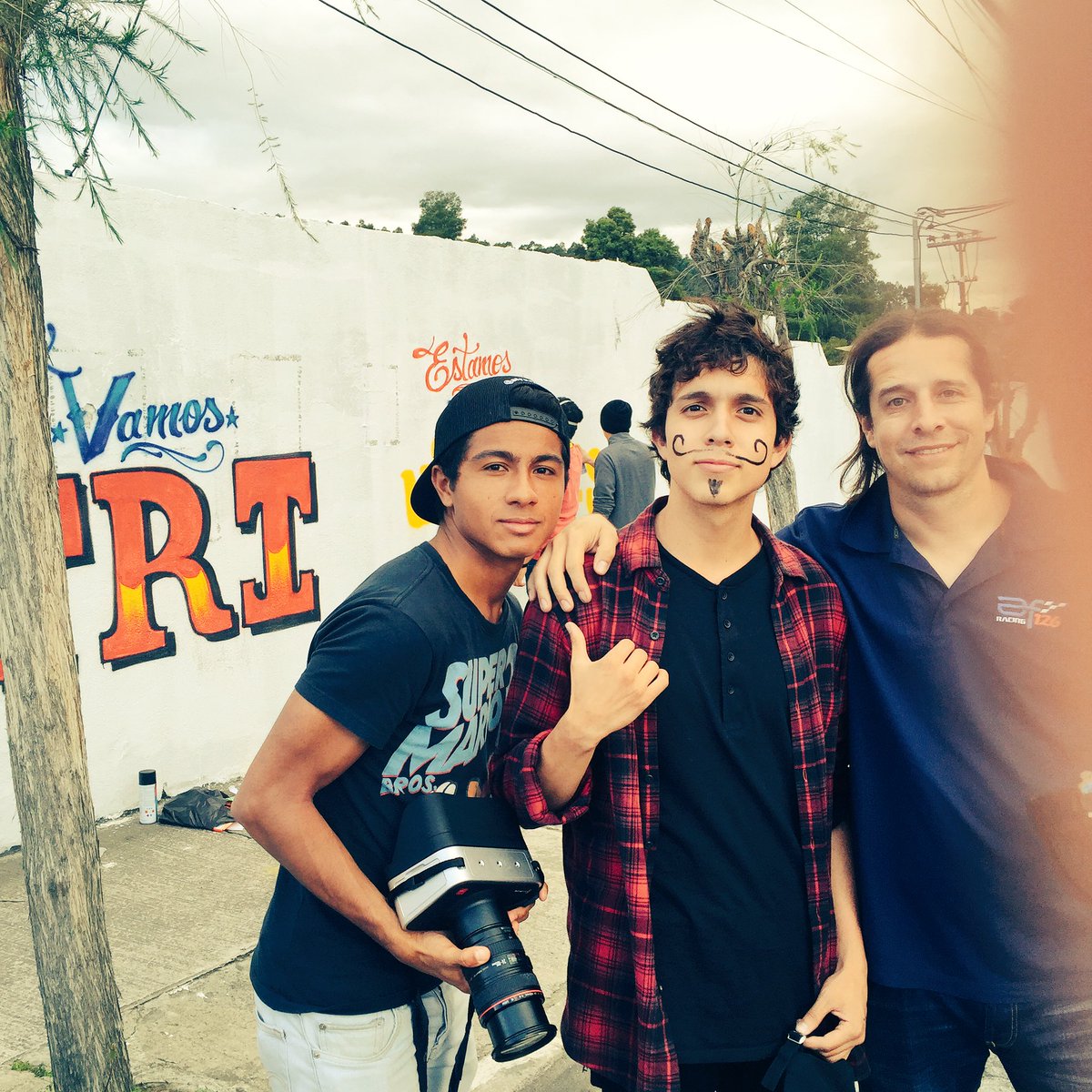 richislz's tweet photo. Aquí con @eldiariodedross 😱. https://t.co/Ewmms8NWXQ
