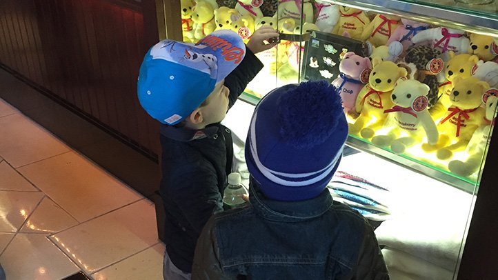 WhatToExpect's tweet photo. How this twins mom learned to take charge and not be afraid of her sons' awful tantrums: https://t.co/nDEEXaAGLU https://t.co/zAZuRzaCH9