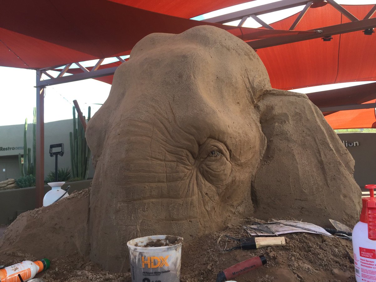 BluEye_Blonde's tweet photo. @cerretanews Come see our sand scultpture in the Town of Carefree! #RayVillafane #coolsand https://t.co/pzccrfZuk7