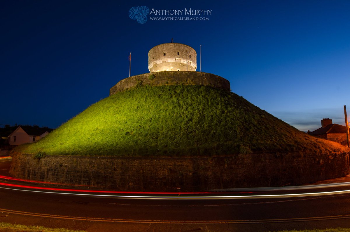 mythicalireland's tweet photo. Millmount in Drogheda, possibly a prehistoric burial mound, with 19th century martello tower atop. https://t.co/ikNK7pOYC9