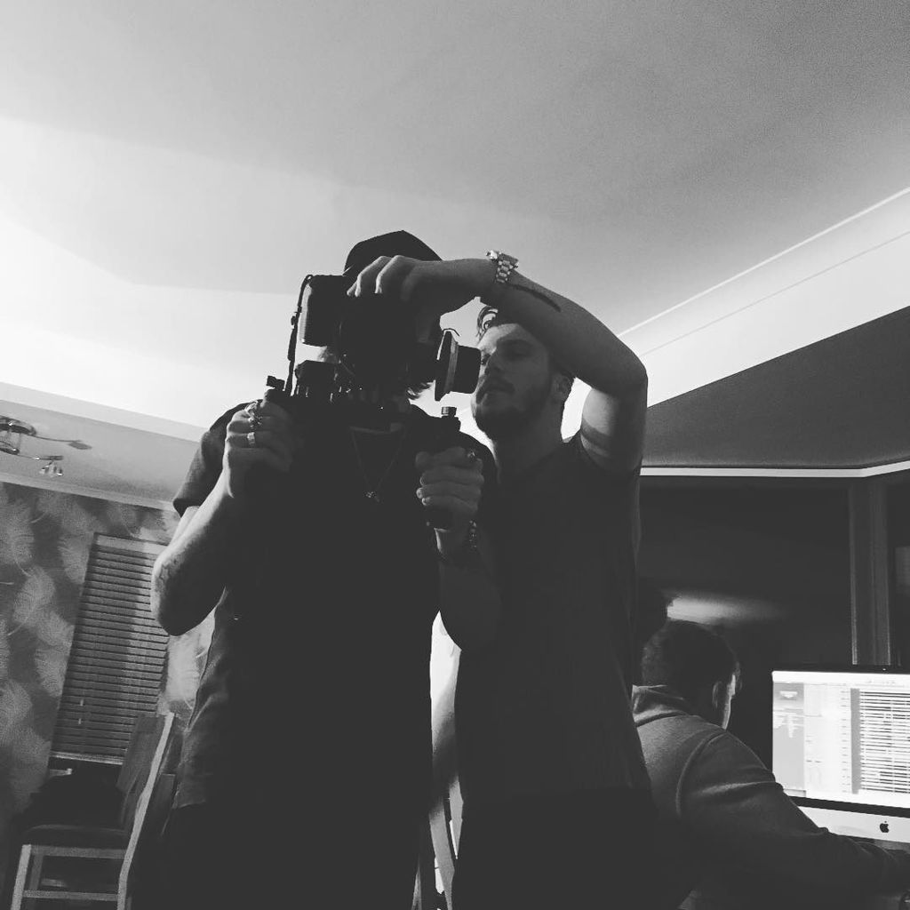 BigfanApp's tweet photo. By @jake_rixton “SEVEN… Lens Goodman.” via @BigfanApp - https://t.co/VHA2l1uMsI https://t.co/hU2uemqUw6