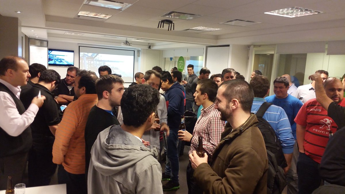MeliDevelopers's tweet photo. ¡Estamos todos! #MeetUpDocker #TodosSomosOpenPlatform https://t.co/1TwjmC621i