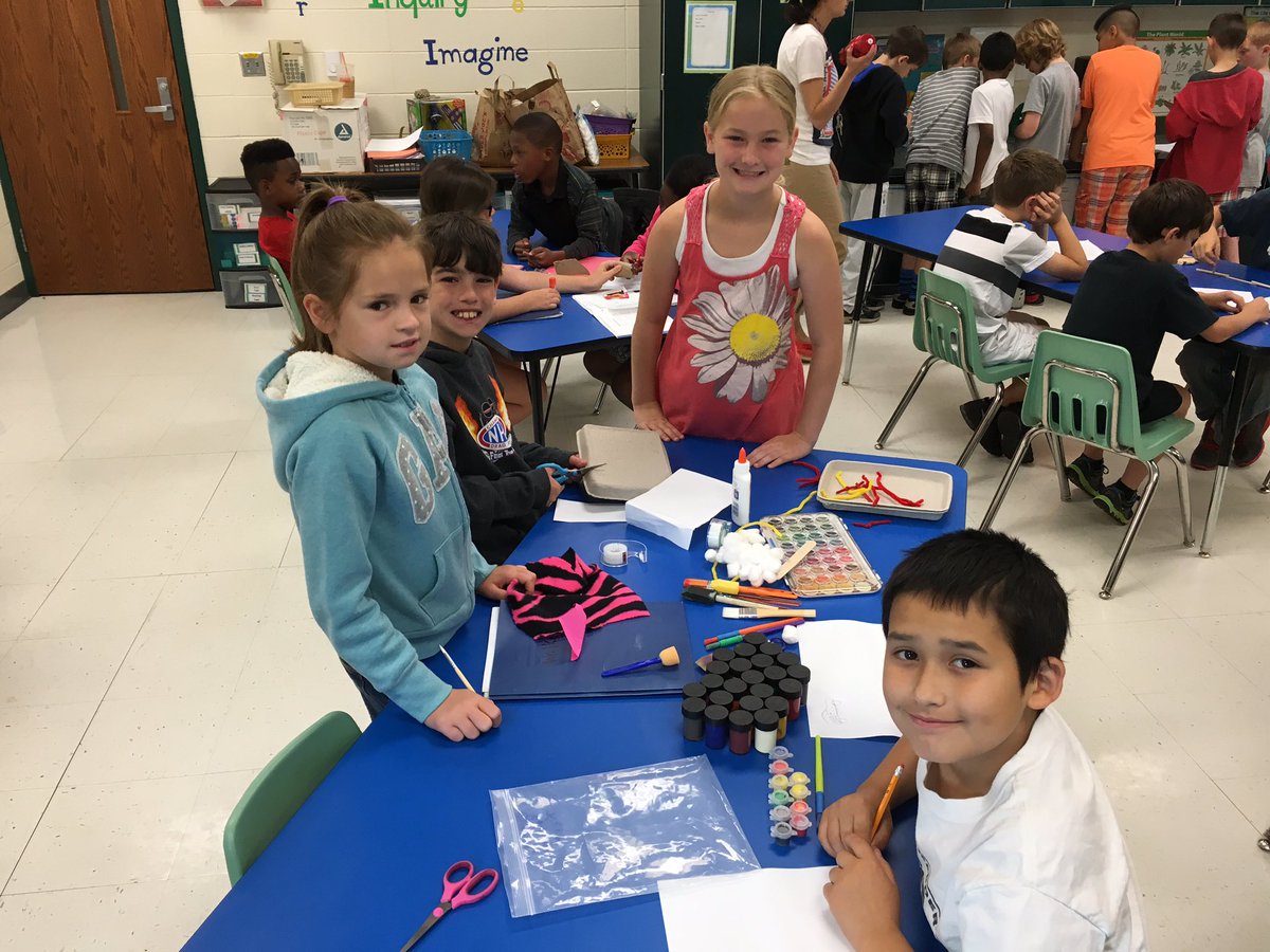 misssmithOES's tweet photo. Our class teamed up with Ms Morrison's class to brainstorm, create and market our own inventions! https://t.co/2YO3lfkJh0