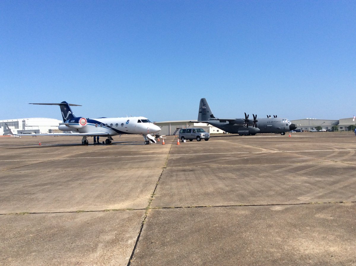 NWSMobile's tweet photo. ...and that's a wrap on the Hurricane Awareness Tour. Thanks for everyone who attended &amp; participated!! #HAT2016 https://t.co/xpwTPairJF