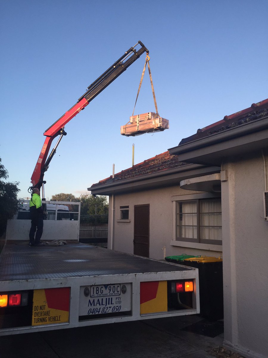 SamStreetr's tweet photo. Did the start of your day look like this? #buildingafence https://t.co/yayvcdNxl6
