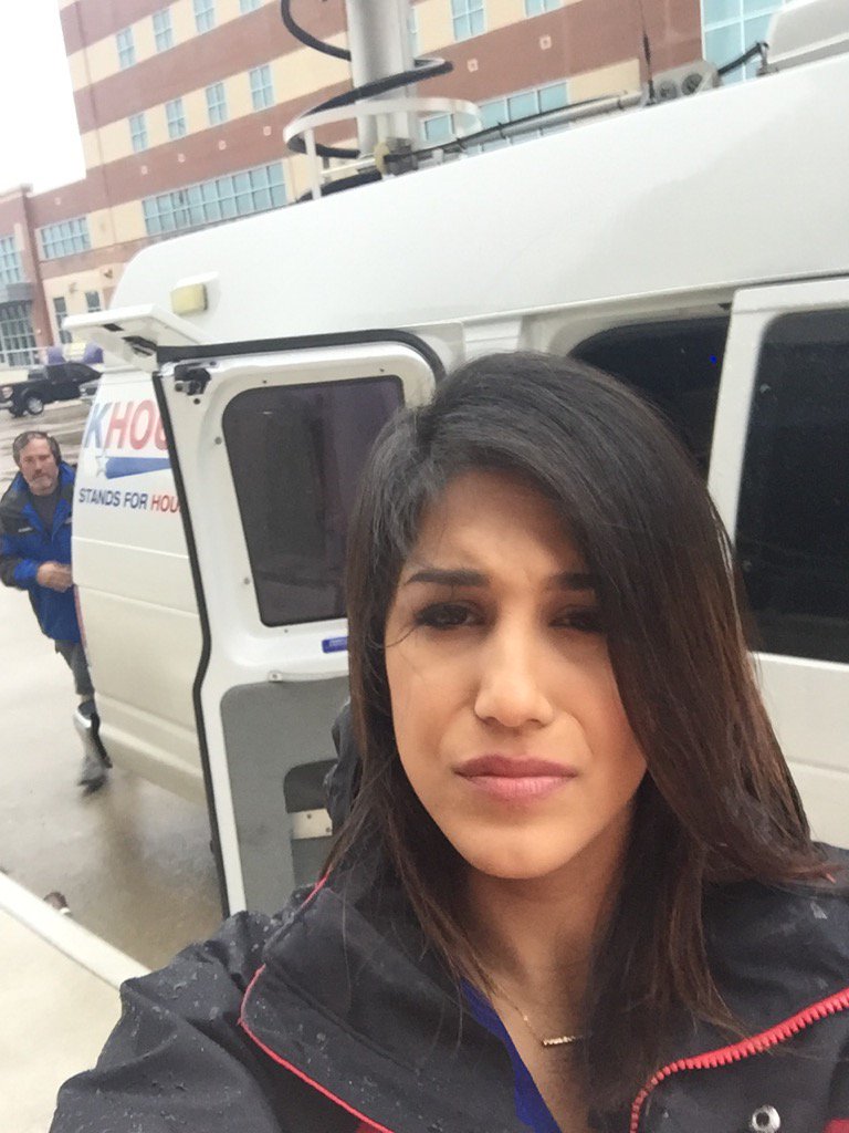 JackieCreaTV's tweet photo. Second live killed in two days! 😒 #technicalprobs #lightening #severethunderstorm @KHOU https://t.co/IYCknnzkeb