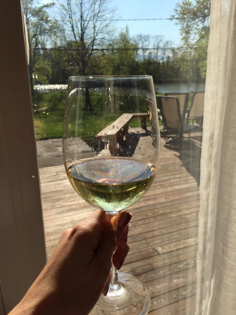 jordan_nerissa's tweet photo. Last day of the countdown in double digits! #cheers #testasundayfunday https://t.co/nRe3ToBZOK